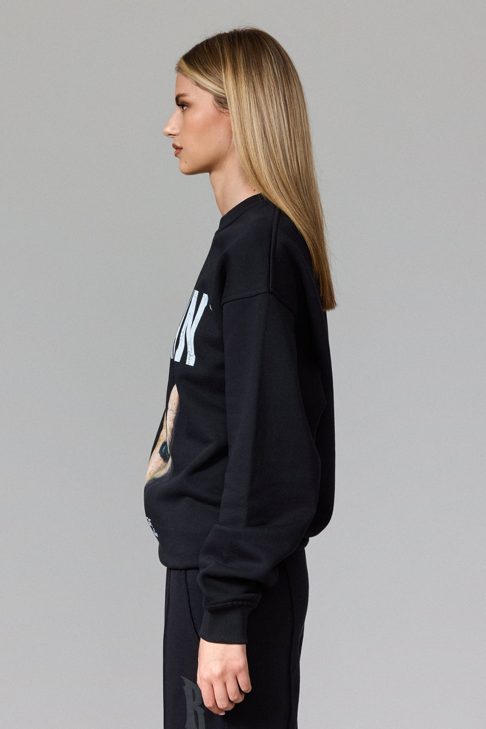 Illyrian Holy Sweater - Black