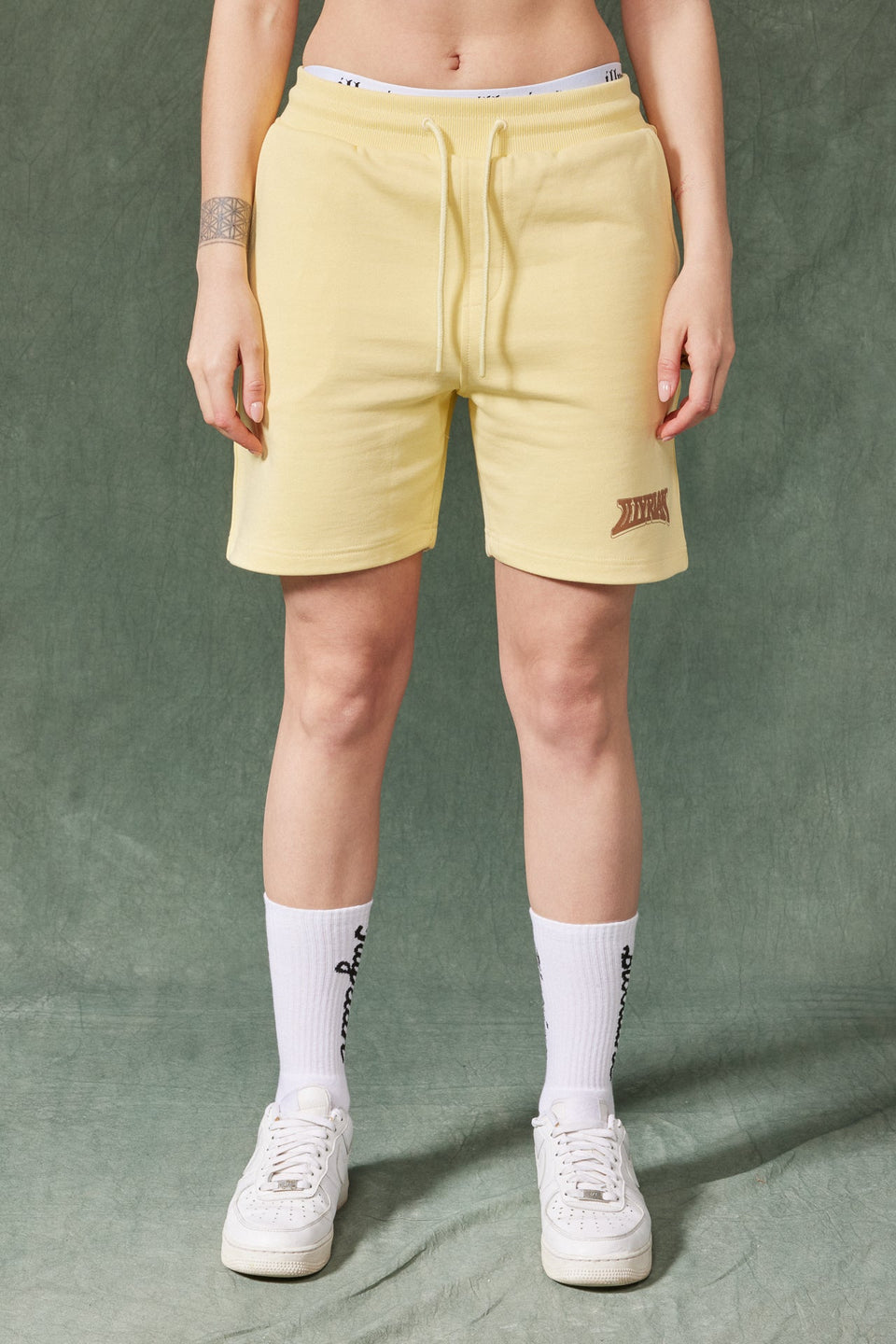 Live Widly Shorts - Yellow