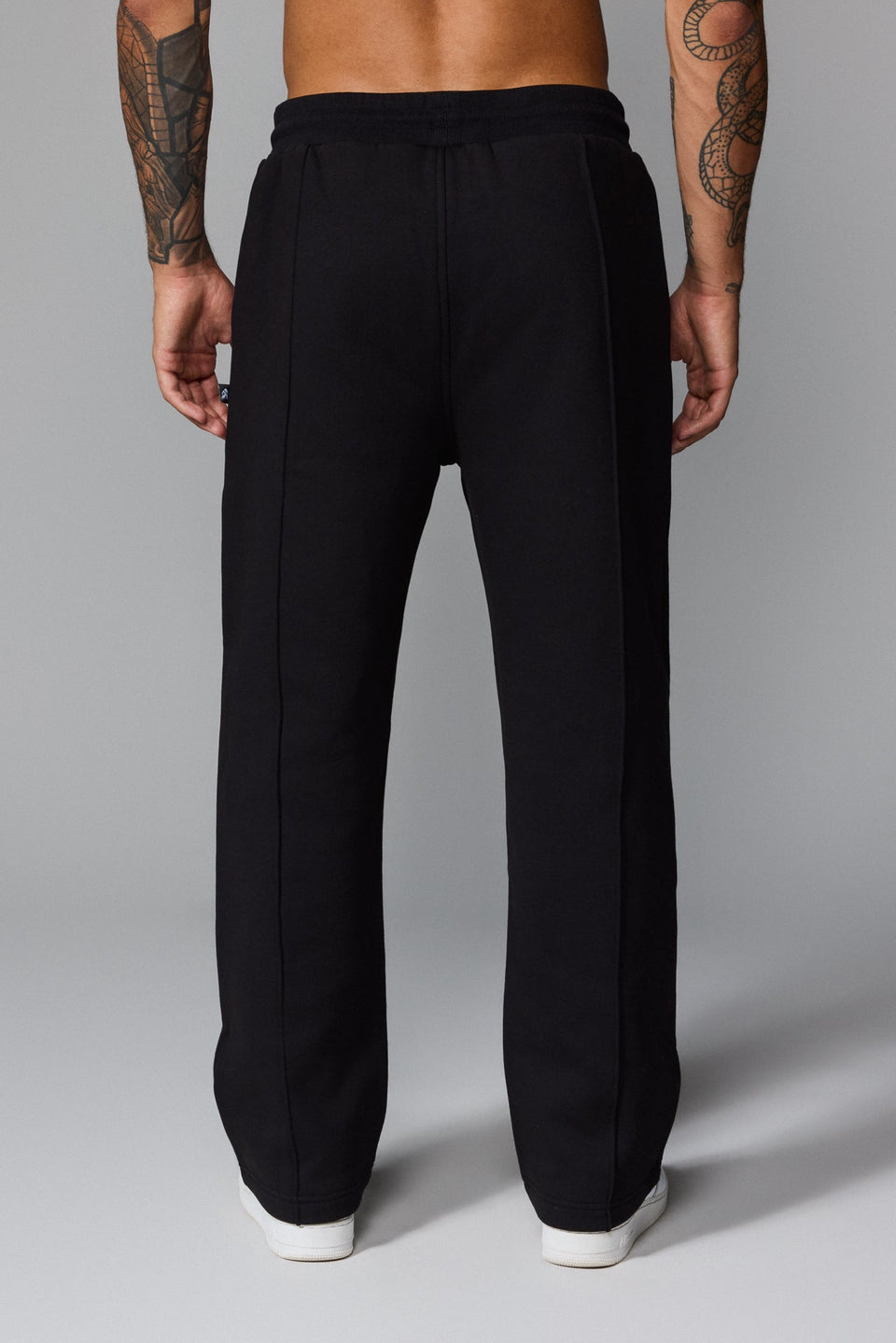 Illyrian Signature Straight Joggers - Black