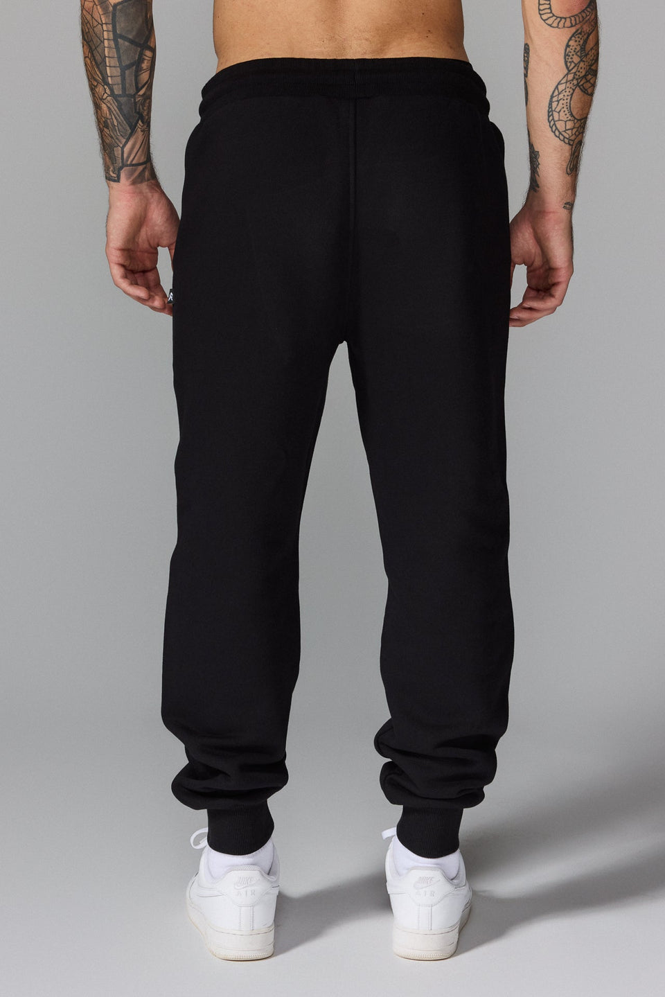 Illyrian Signature Joggers - Black